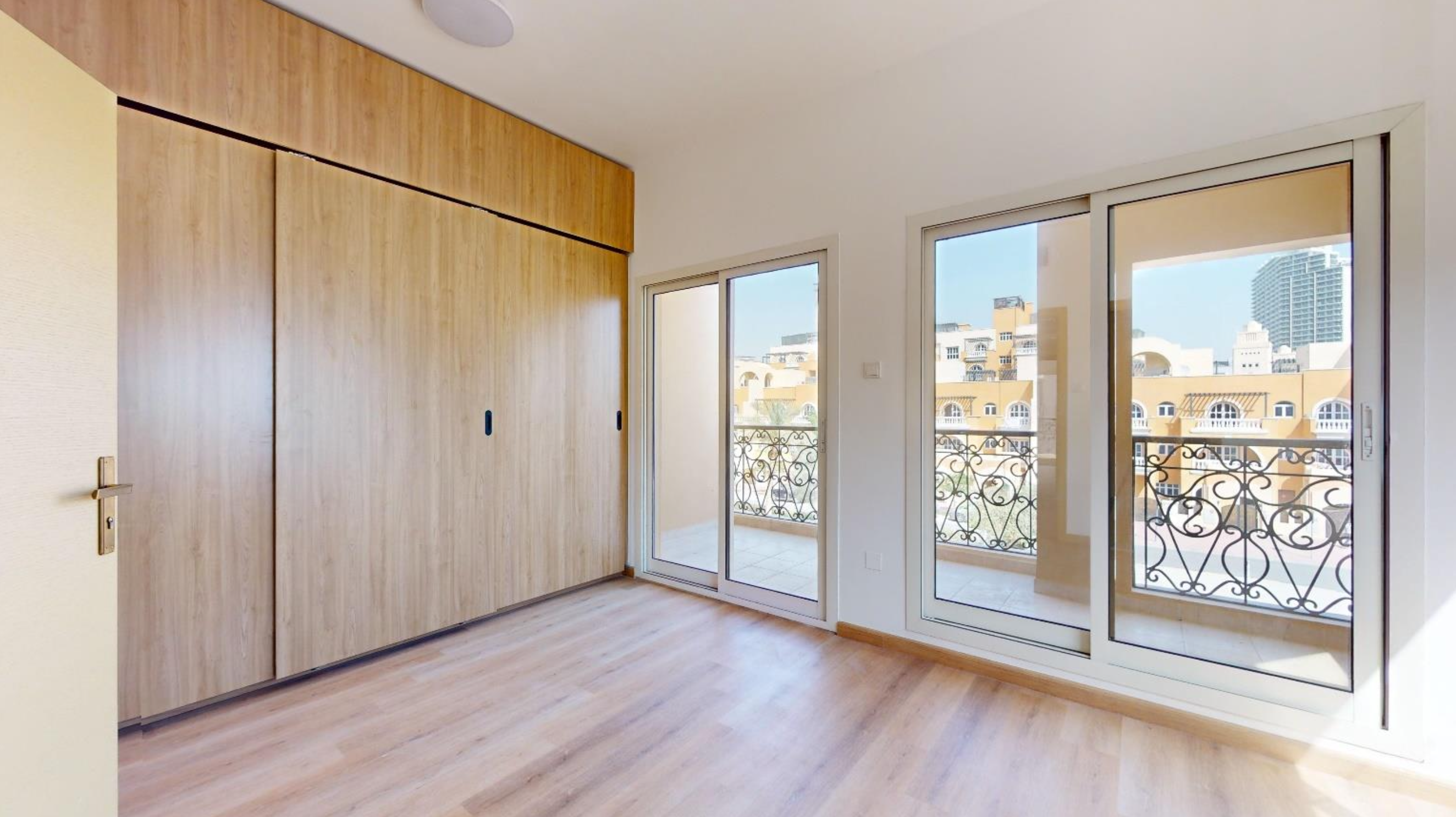 SOL PROPERTIES "Iris Park"-4 BR 4048,3000000AED