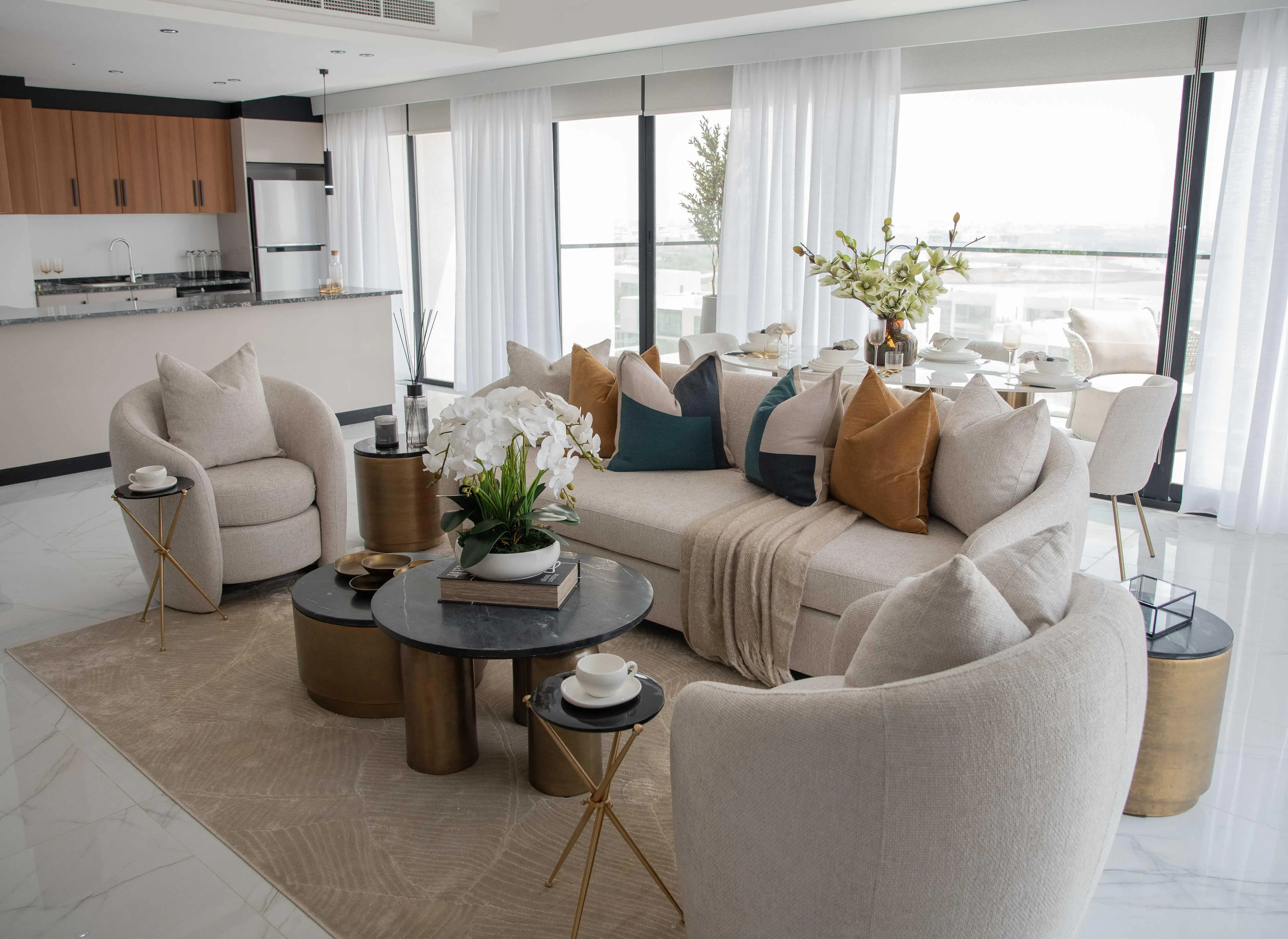 GJ PROPERTIES "Glam Residence"