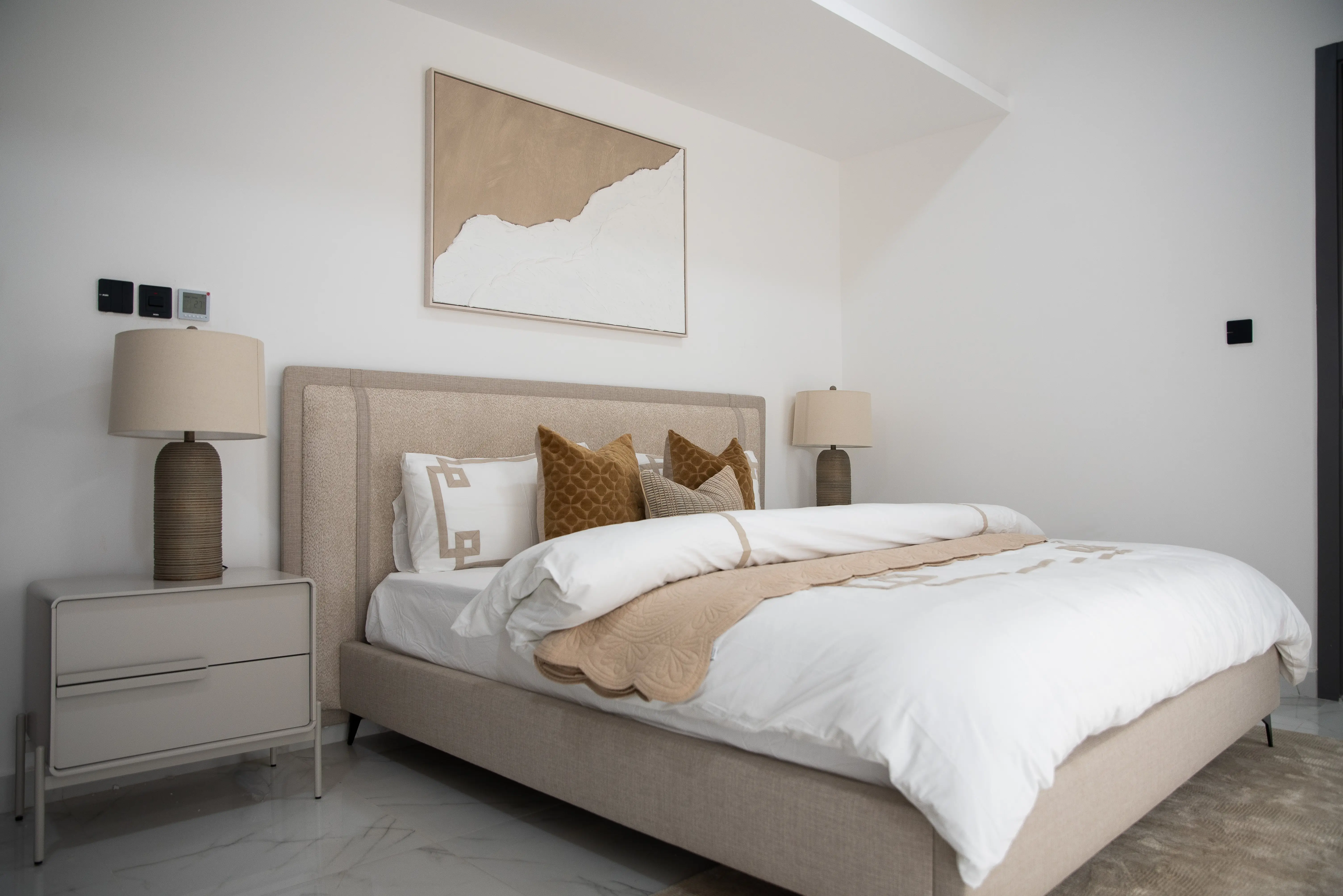 GJ PROPERTIES "Glam Residence"