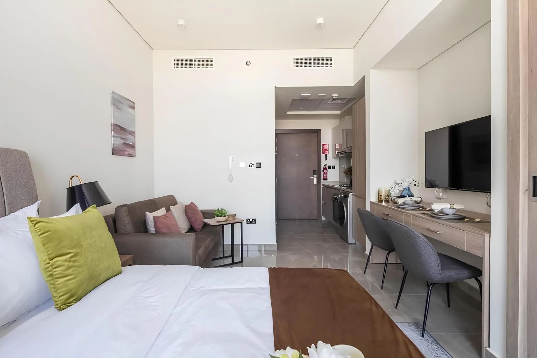CREDO INVESTMENTS FZE "Majestique Residence 2" 4