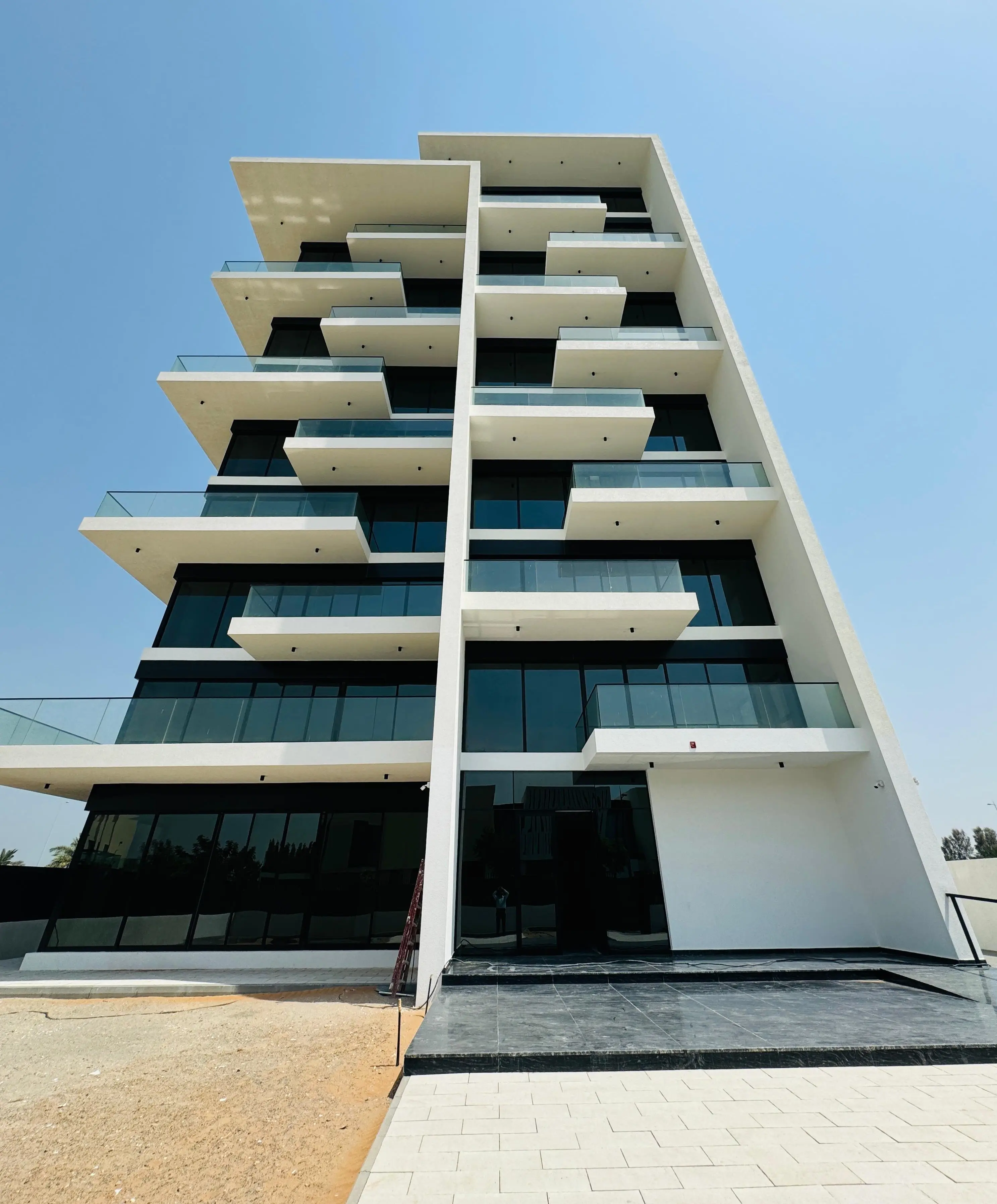 GJ PROPERTIES "Glam Residence"