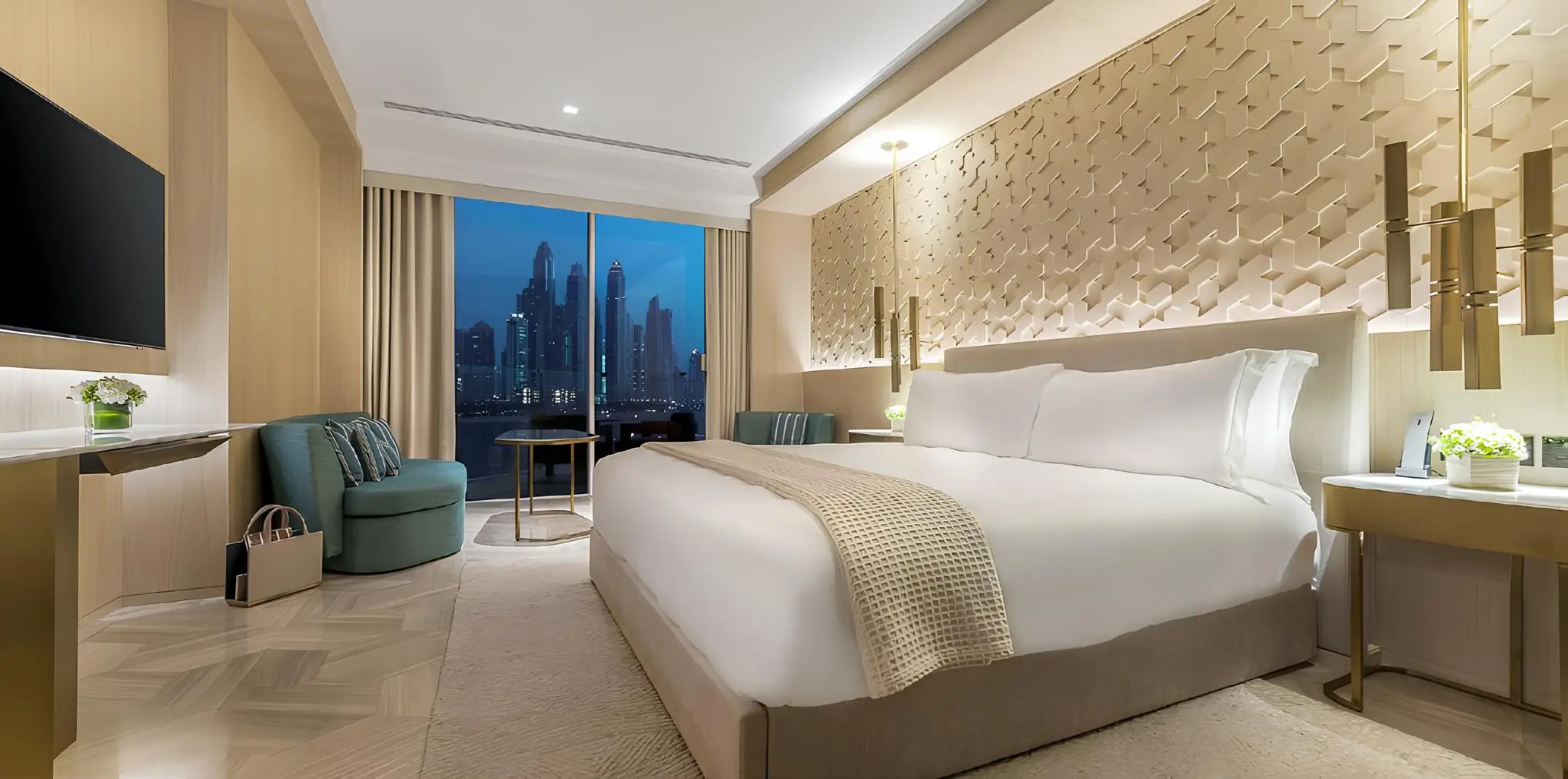 SKAI HOLDINGS "Five Palm Jumeirah" 6