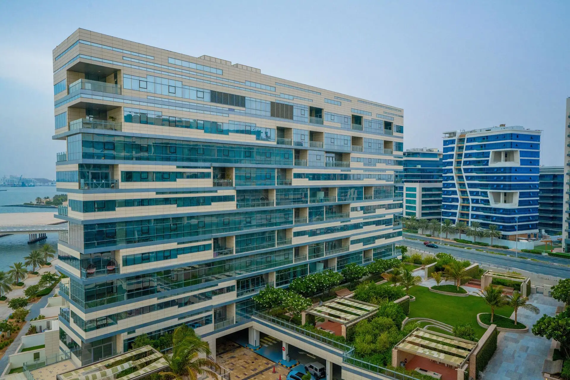 NINE YARDS "Lamar Residences"