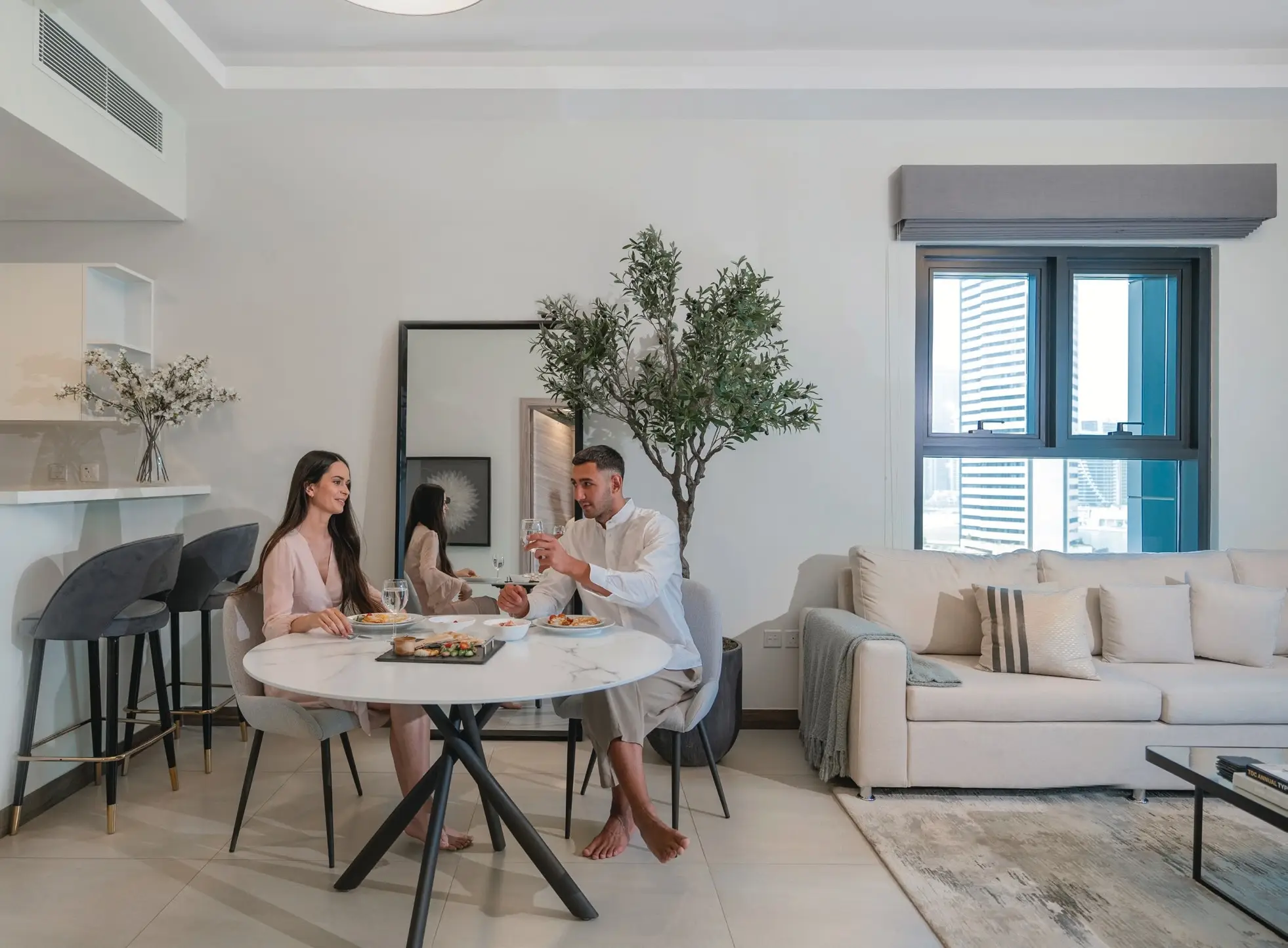 SOL PROPERTIES "SOL Bay" 2