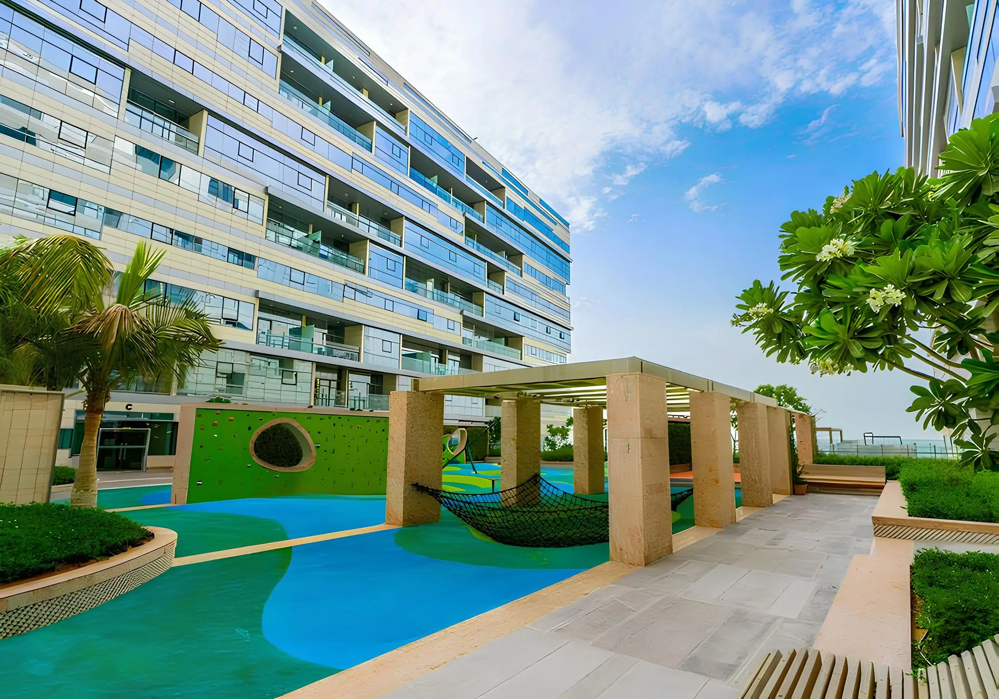 NINE YARDS "Lamar Residences"