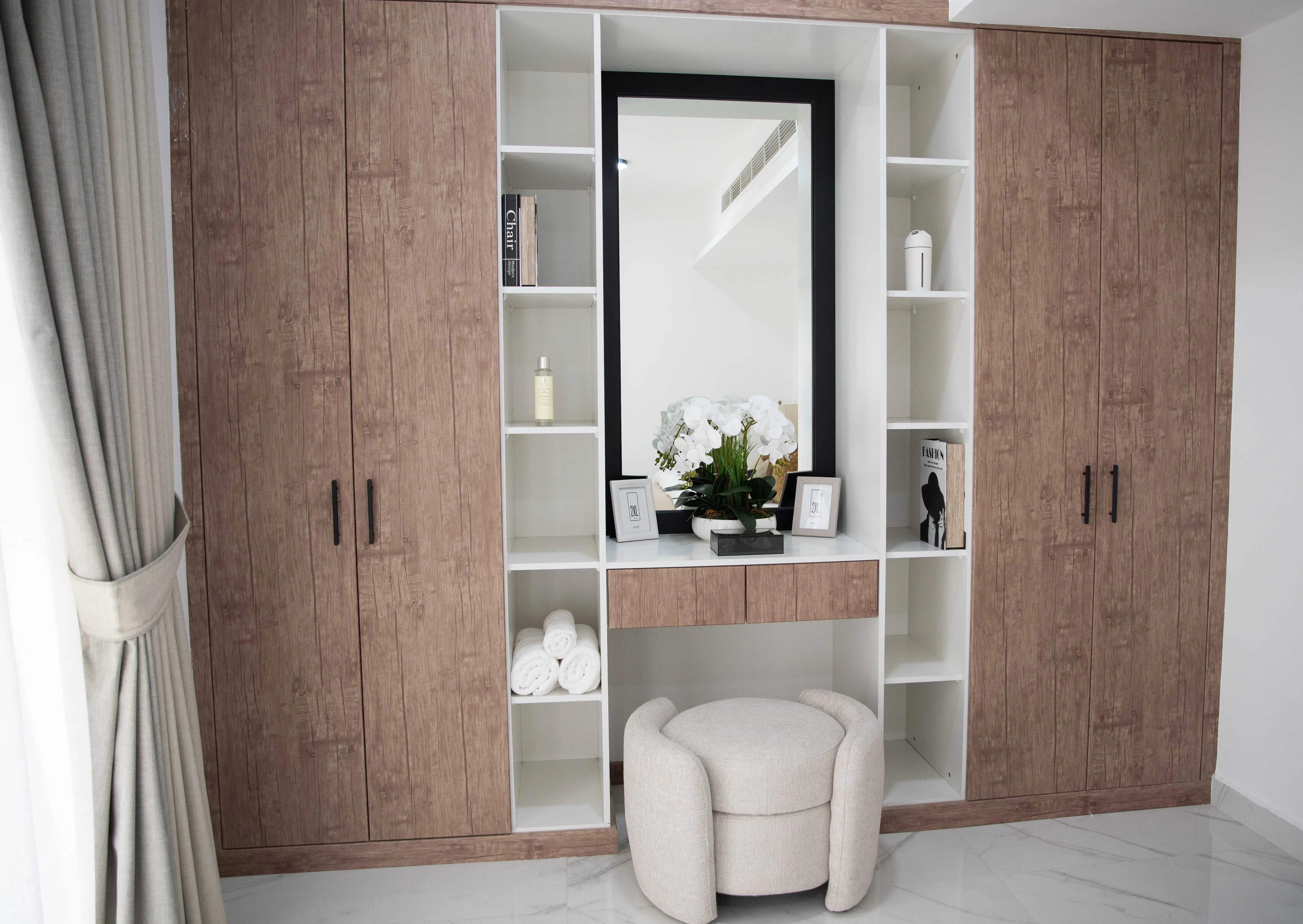 GJ PROPERTIES "Glam Residence"