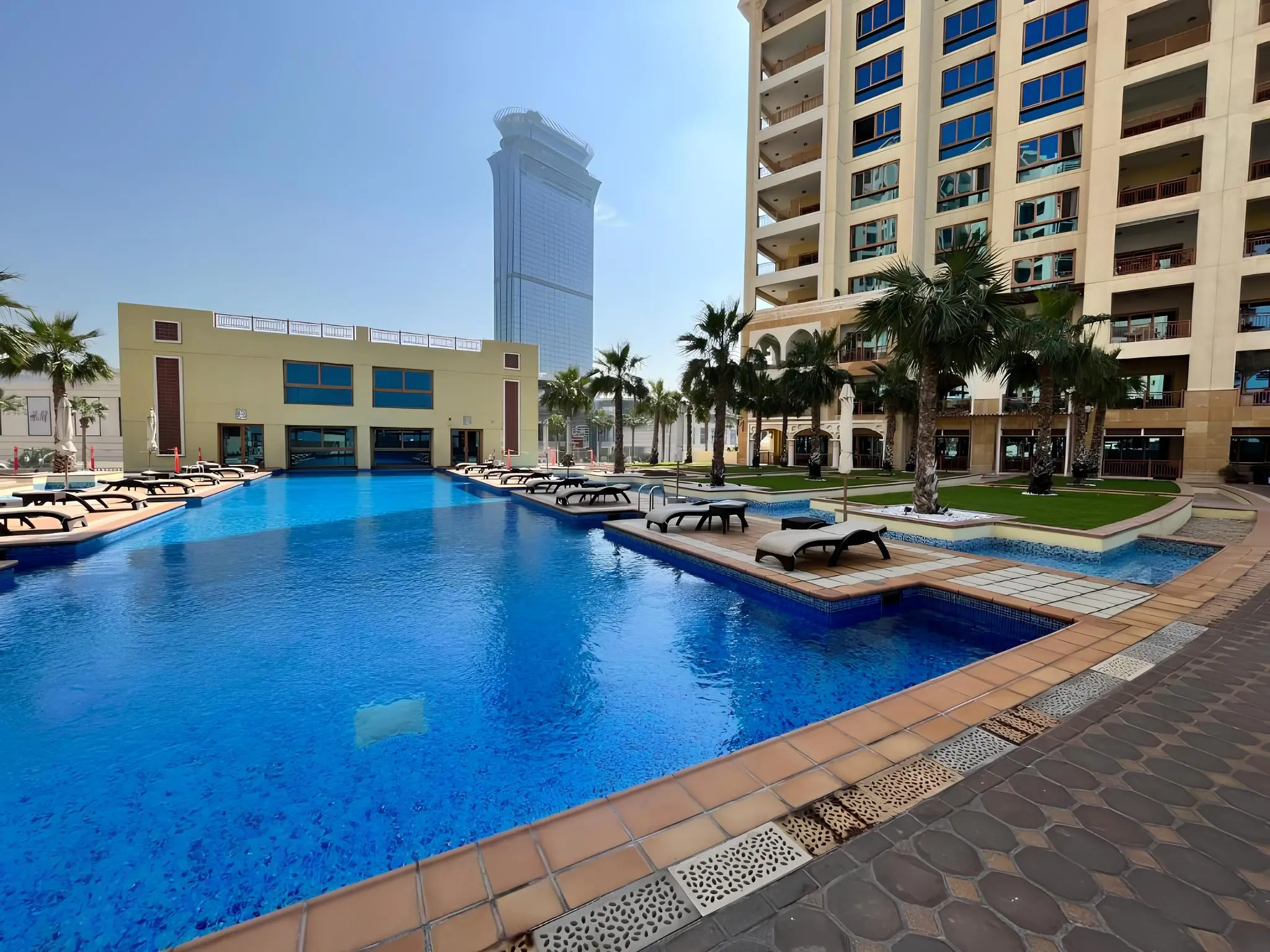 NAKHEEL PROPERTIES "Marina Residences & Townhouses 1" 4