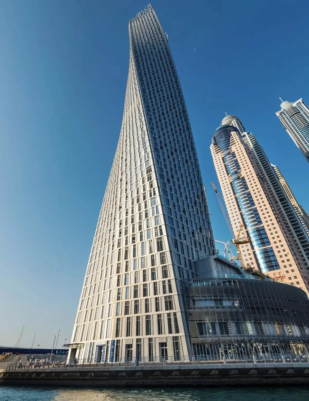 CAYAN GROUP "Cayan Tower" 8