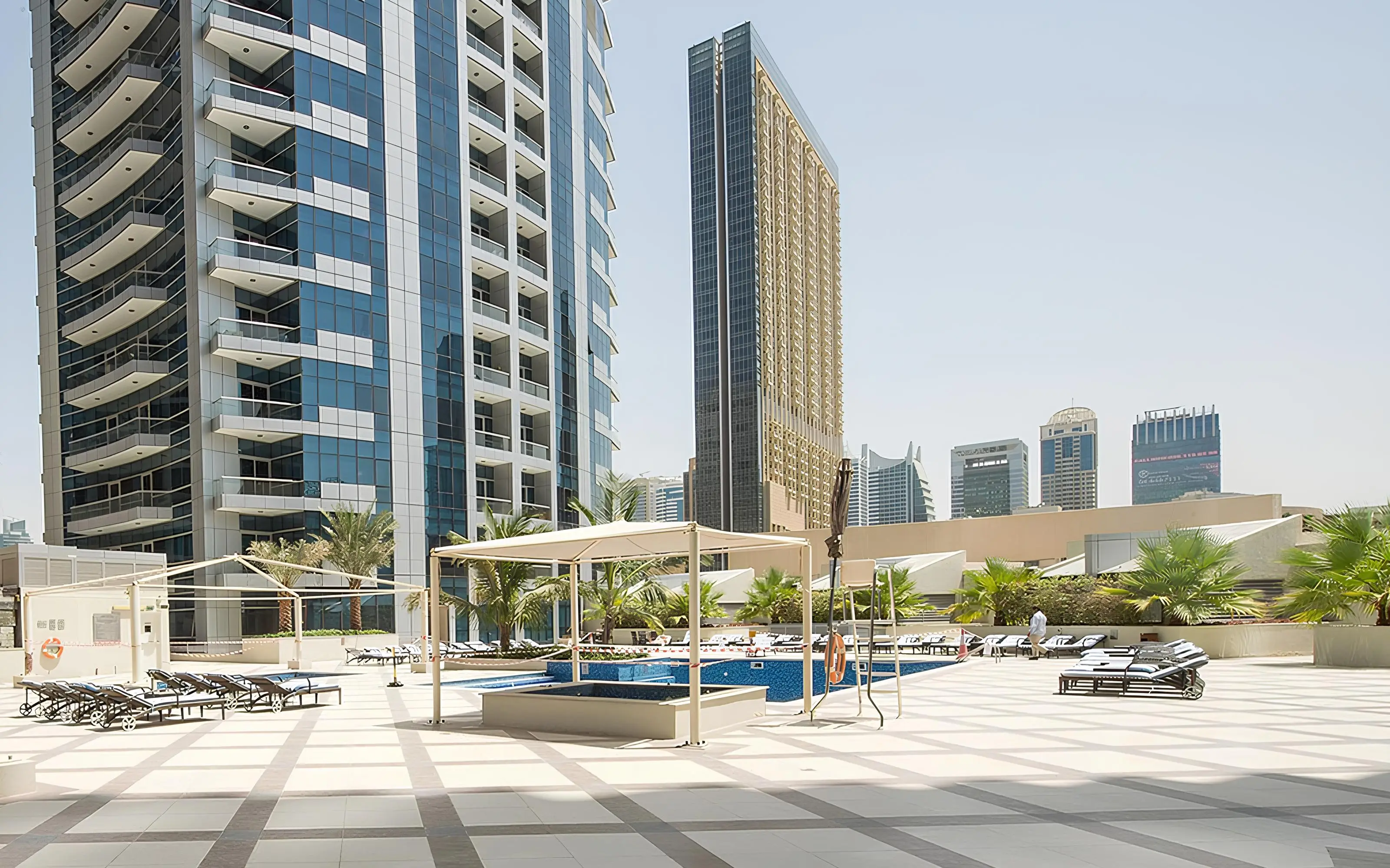 SELECT GROUP "Bay Central" in Jumeirah Beach Residence