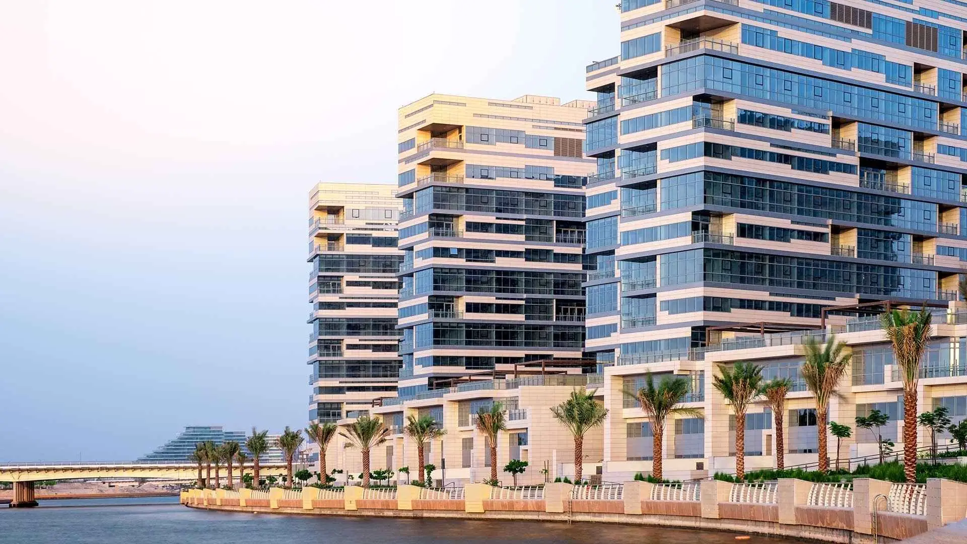 NINE YARDS "Lamar Residences"